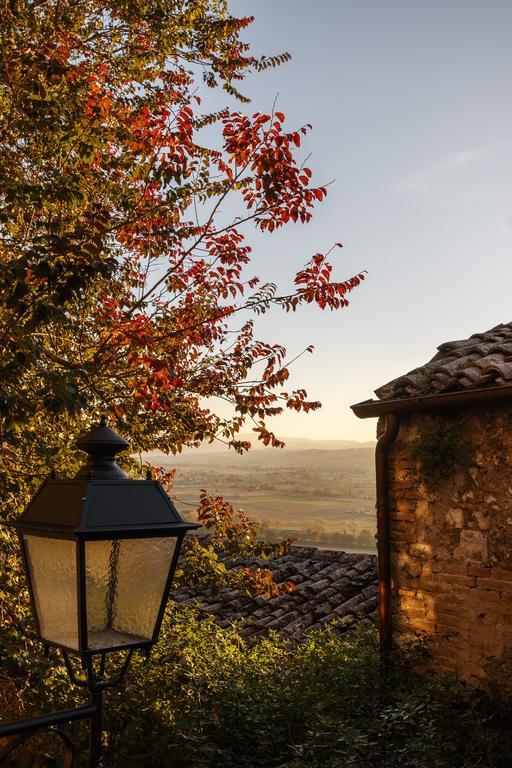 Relais Borgo Lizori Country House Campello sul Clitunno Exterior photo