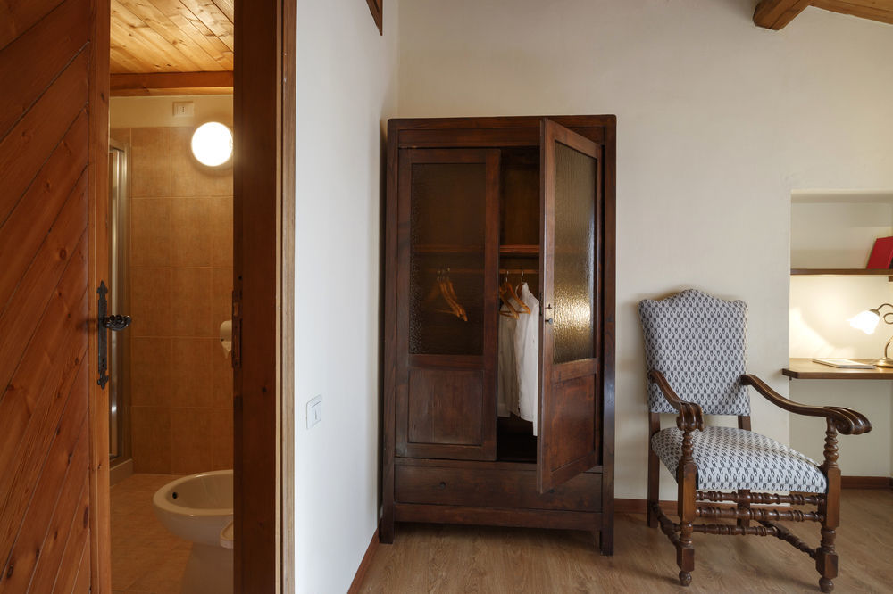 Relais Borgo Lizori Country House Campello sul Clitunno Exterior photo