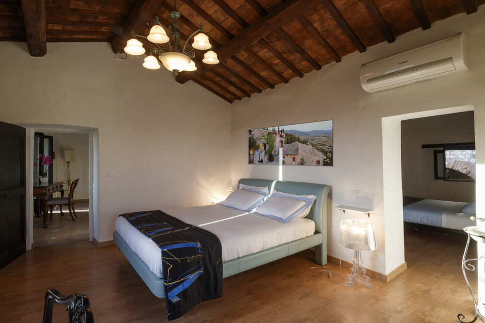 Relais Borgo Lizori Country House Campello sul Clitunno Exterior photo