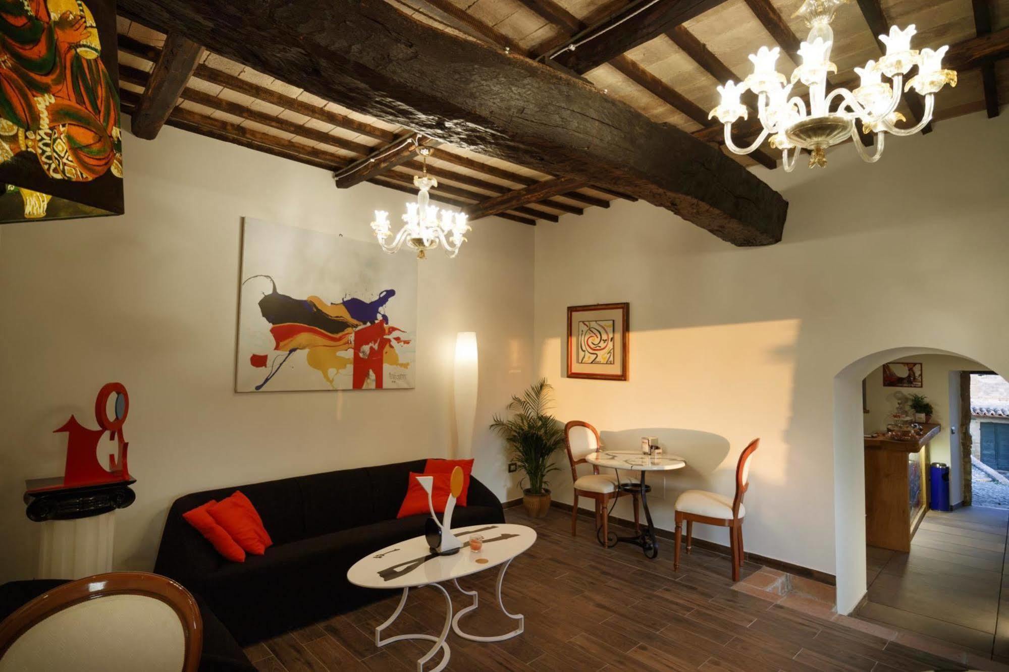 Relais Borgo Lizori Country House Campello sul Clitunno Exterior photo