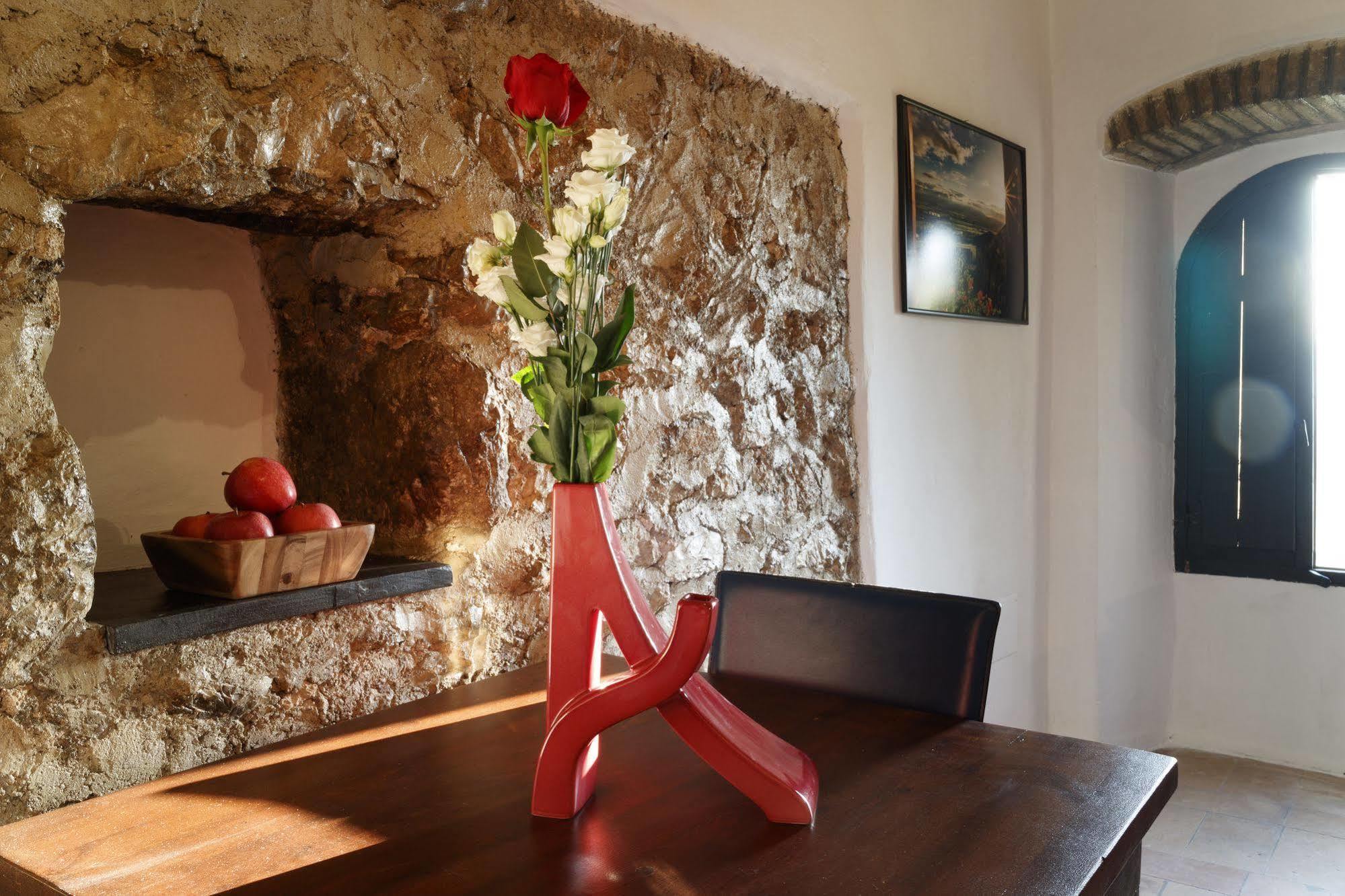 Relais Borgo Lizori Country House Campello sul Clitunno Exterior photo