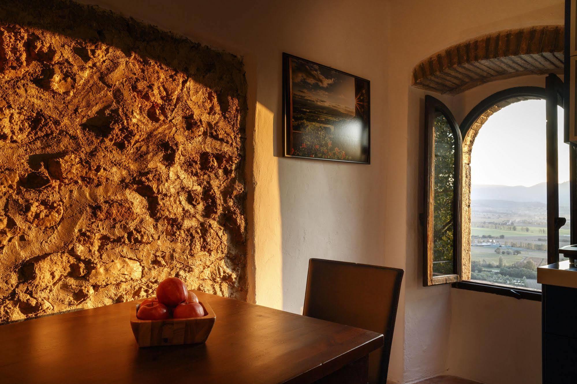 Relais Borgo Lizori Country House Campello sul Clitunno Exterior photo
