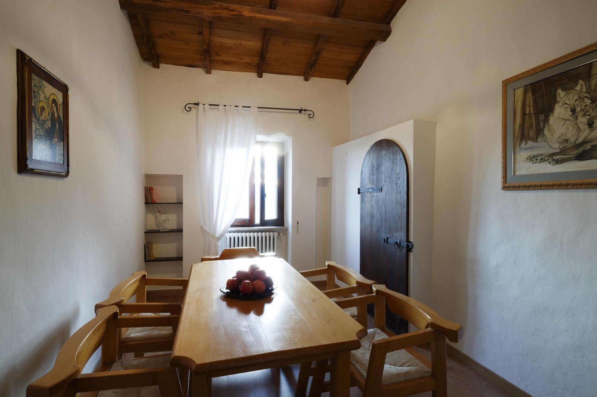 Relais Borgo Lizori Country House Campello sul Clitunno Exterior photo