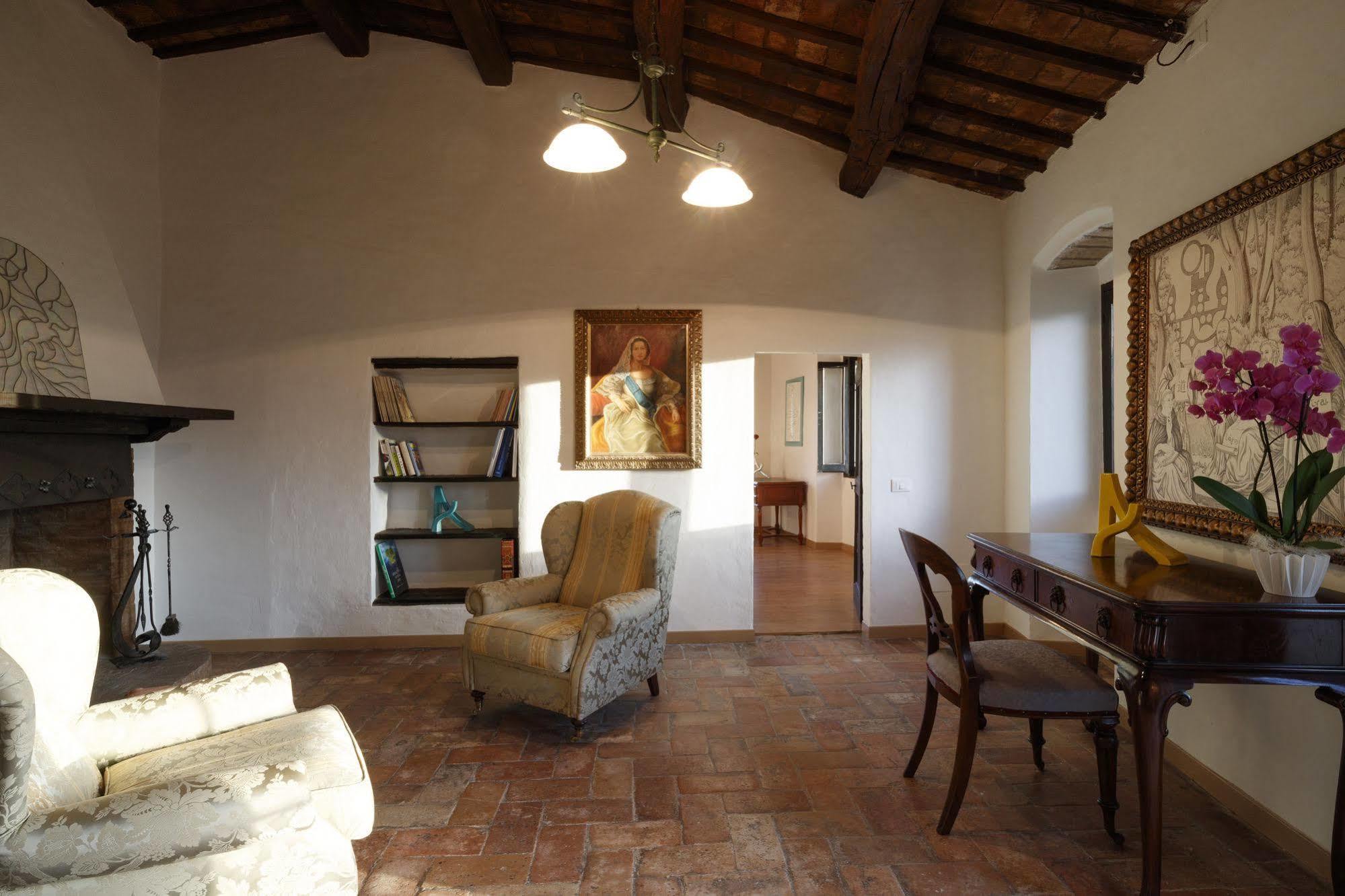 Relais Borgo Lizori Country House Campello sul Clitunno Exterior photo
