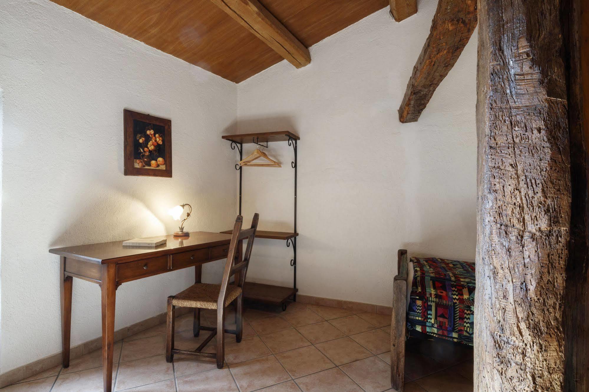 Relais Borgo Lizori Country House Campello sul Clitunno Exterior photo