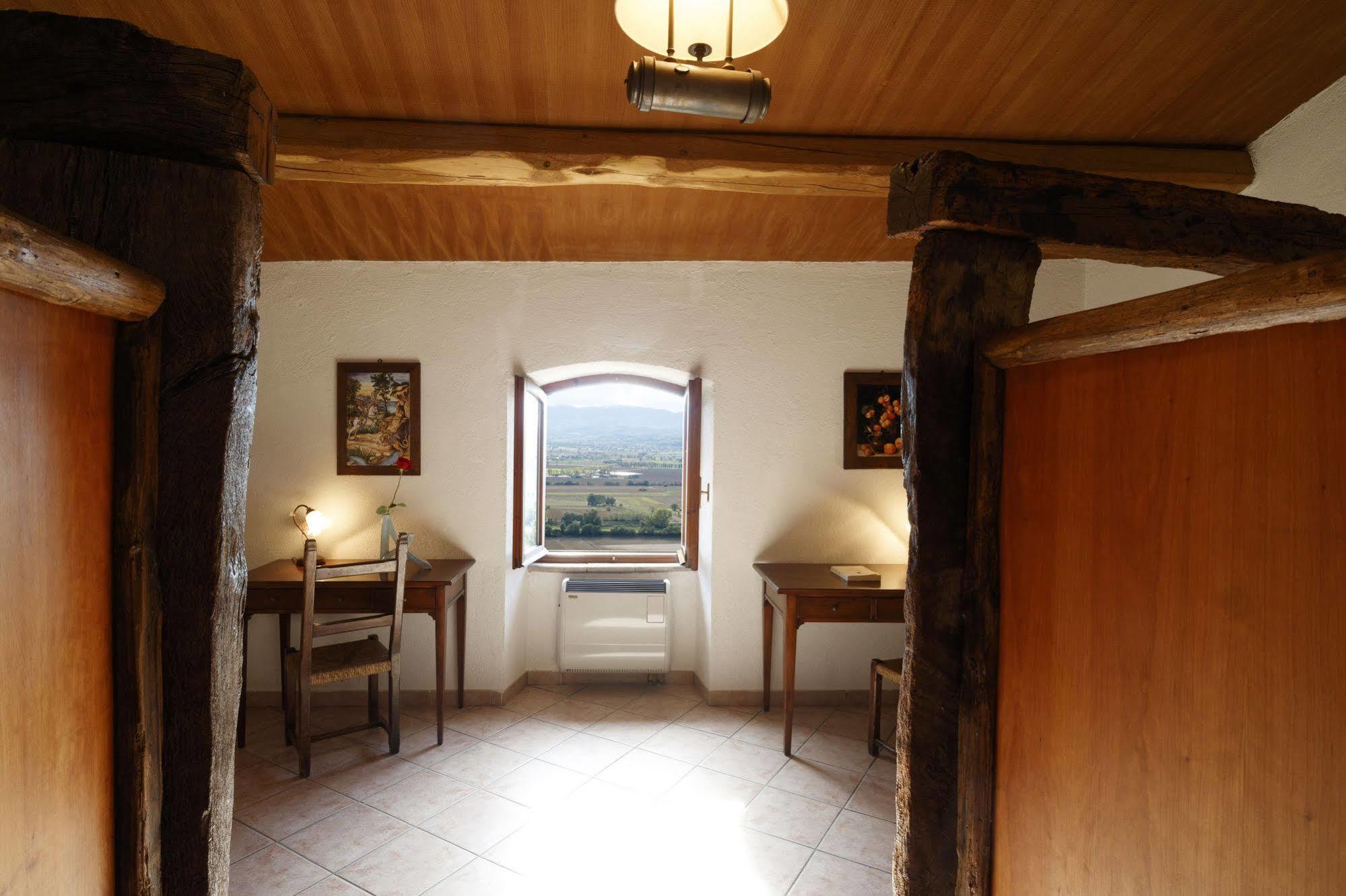 Relais Borgo Lizori Country House Campello sul Clitunno Exterior photo