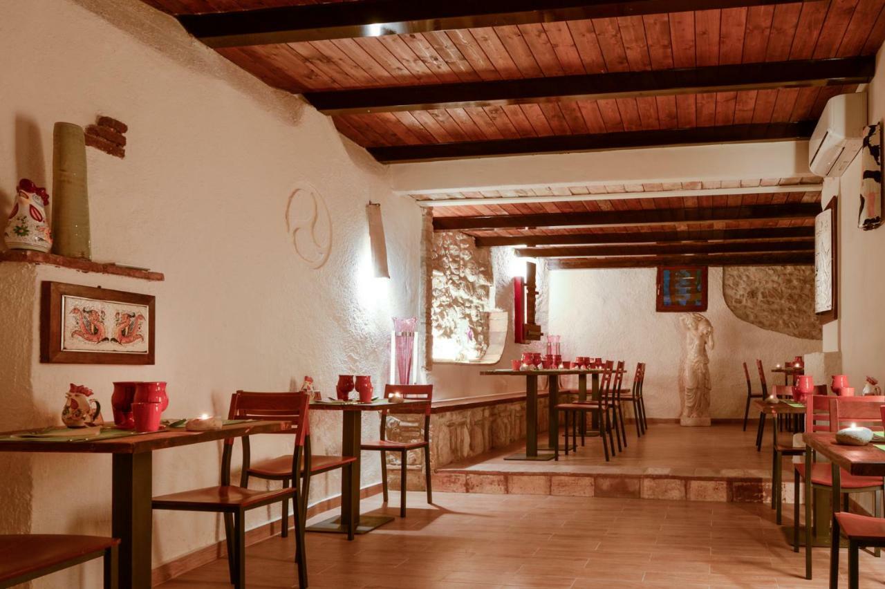 Relais Borgo Lizori Country House Campello sul Clitunno Exterior photo